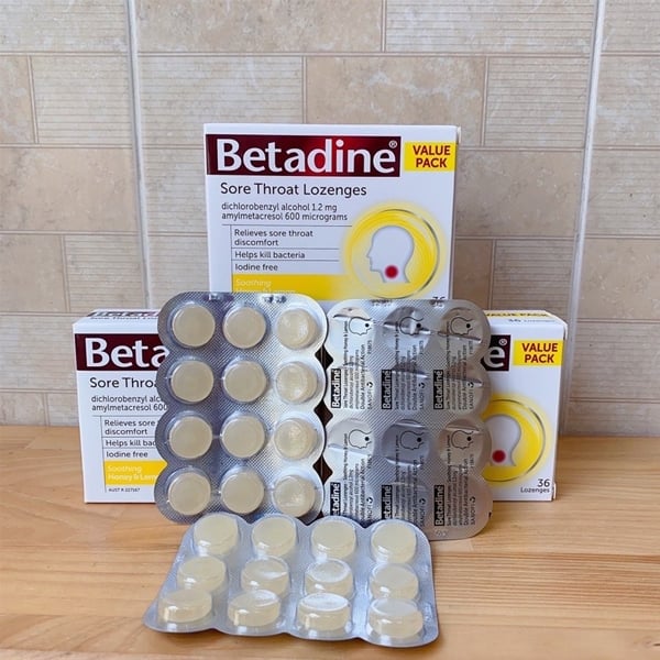Viên ngậm vị mật ong chanh Betadine Sore Throat Lozenges của Úc 36 viên - Image 4